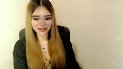 Snapshot of preciousangel69xxx chatting on 05.15.26 MAXXINE online show from 05.15.26