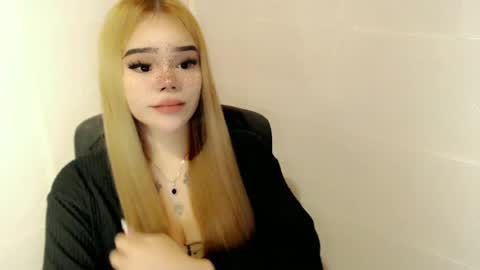 Snapshot of preciousangel69xxx chatting on 05.29.26 MAXXINE online show from 05.29.26