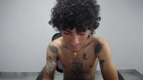 Snapshot of present_the_magic chatting on 03.07.25 Plux online show from 03.07.25