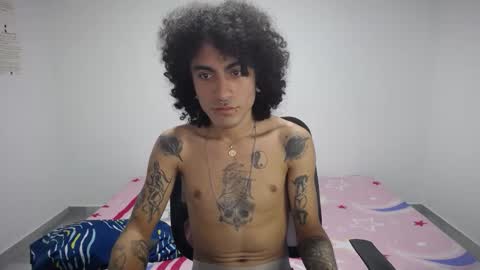 Snapshot of present_the_magic chatting on 10.14.25 Plux online show from 10.14.25