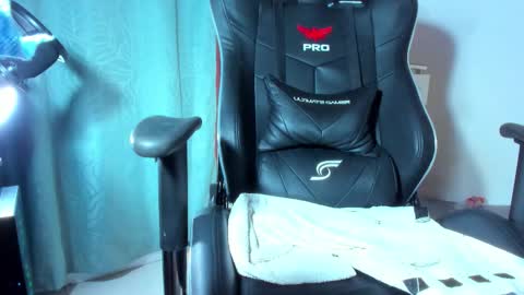 PRESSURE online show from 03.05.26