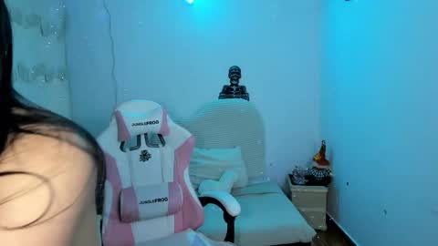 pretti scarlett online show from 10.21.25