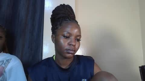 Snapshot of prettie_dee chatting on 11.12.25 Bad gurl Riri online show from 11.12.25