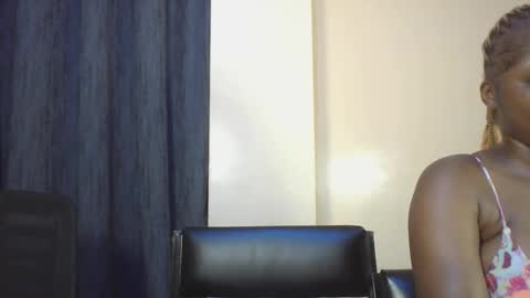 Snapshot of prettie_dee chatting on 11.21.25 Bad gurl Riri online show from 11.21.25