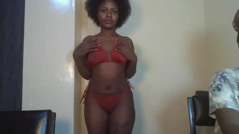 Snapshot of prettie_dee chatting on 11.27.25 Bad gurl Riri online show from 11.27.25