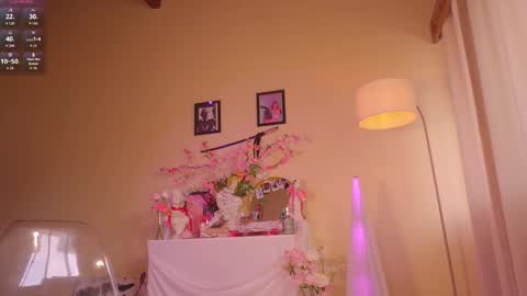 Nayrobi online show from 10.17.25