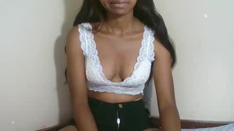 prettiethalia online show from 10.20.25