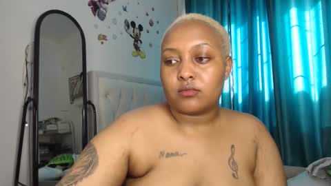 Snapshot of pretty_annah chatting on 12.08.24 Annah online show from 12.08.24