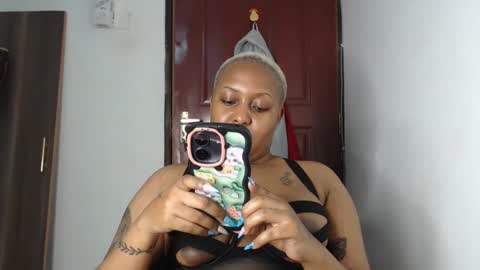 Snapshot of pretty_annah chatting on 01.20.25 Annah online show from 01.20.25