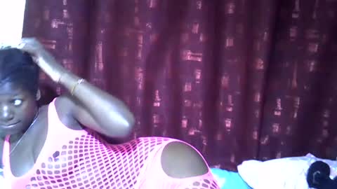 Snapshot of pretty_ebby chatting on 06.28.26 pretty_ebby online show from 06.28.26