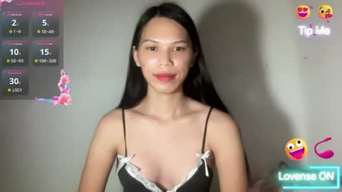 Snapshot of pretty_janina chatting on 06.17.26 Janine online show from 06.17.26