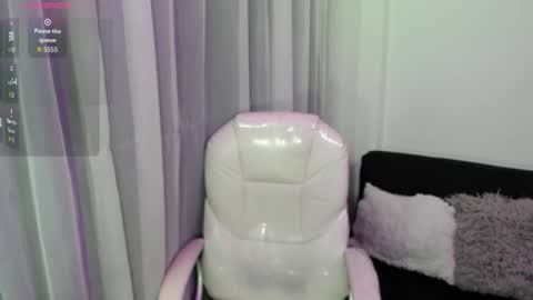 pretty online show from 02.27.26