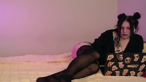 Snapshot of pretty_kriass chatting on 02.04.25 Pretty Kriss online show from 02.04.25