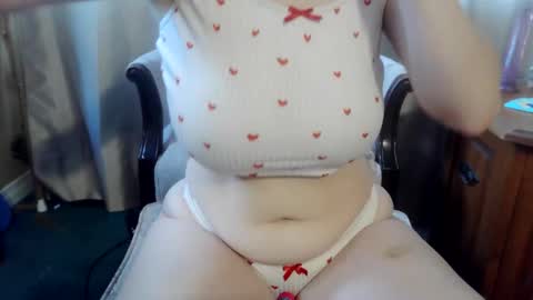 Snapshot of pretty_littletoy chatting on 01.12.26 pretty_littletoy online show from 01.12.26