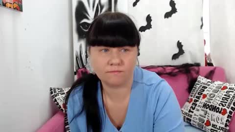 pretty_malika online show from 10.28.25