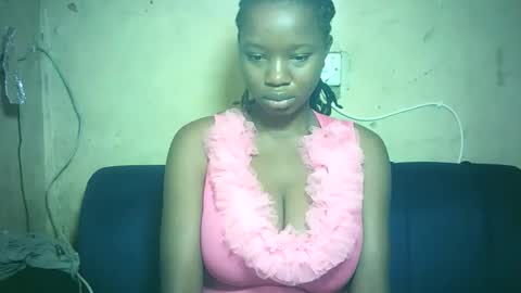 pretty_milan online show from 12.15.25