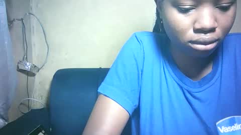 pretty_milan online show from 12.20.25