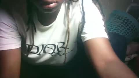 Snapshot of pretty_milan chatting on 04.27.26 pretty_milan online show from 04.27.26