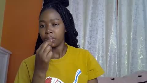 pretty_petite24 online show from 05.27.26