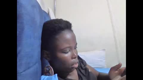 pretty_petite_ebony online show from 04.04.26