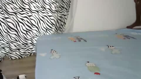 Snapshot of pretty_queennie chatting on 11.10.25 Pretty doll online show from 11.10.25