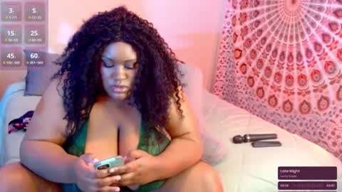 Miss Pretty online show from 02.05.25