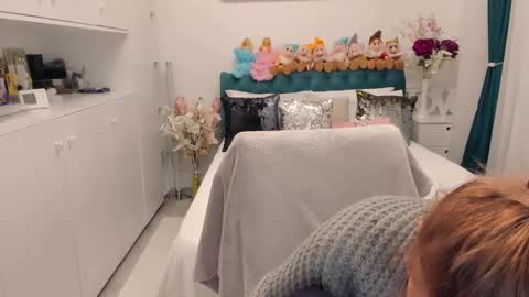 Snapshot of prettyblackeyes chatting on 02.19.25 wilma online show from 02.19.25