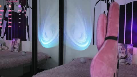 Snapshot of prettybones chatting on 02.16.25 Violet online show from 02.16.25