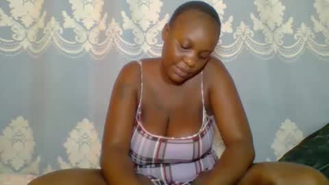 Snapshot of prettydarkskin002 chatting on 05.28.26 SHANIA online show from 05.28.26