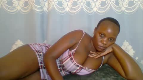 Snapshot of prettydarkskin002 chatting on 05.31.26 SHANIA online show from 05.31.26
