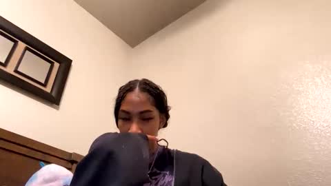 prettyfacefemale online show from 10.15.25