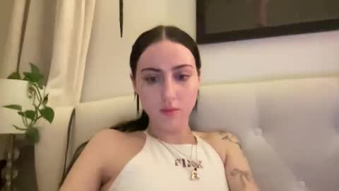 pretty girl opal  lightskin dick online show from 12.20.25