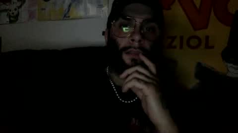 Snapshot of prettyglazed chatting on 11.09.25 prettyglazed online show from 11.09.25