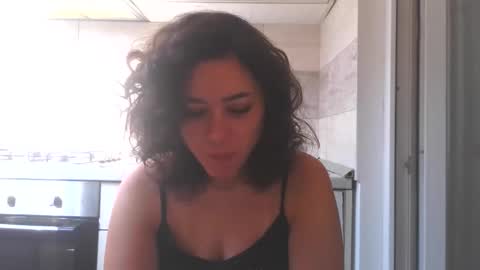 prettyjulliette online show from 12.04.25