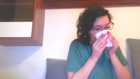 prettyjulliette online show from 12.18.25