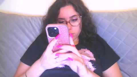 prettyjulliette online show from 12.20.25