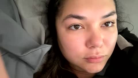 Snapshot of prettylatinamomma01 chatting on 11.28.25 prettylatinamomma01 online show from 11.28.25