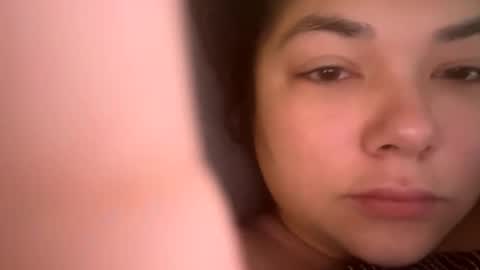 Snapshot of prettylatinamomma01 chatting on 11.29.25 prettylatinamomma01 online show from 11.29.25