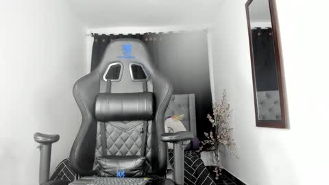 Laura  Onlyfans   40OFF online show from 03.02.25