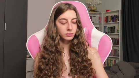 Snapshot of prettysomething chatting on 06.09.26 Sophie next stream will be at Monday i will wait you guys online show from 06.09.26