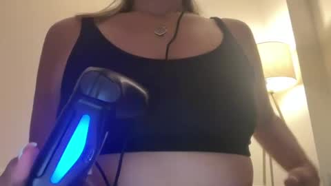 Snapshot of prettyyykittyyy22 chatting on 07.19.26 prettyyykittyyy22 online show from 07.19.26