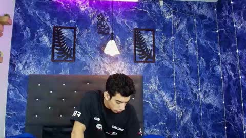 Snapshot of prince_arthur77 chatting on 11.15.25 prince_arthur77 online show from 11.15.25