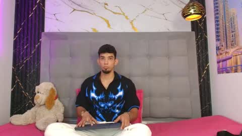 Snapshot of prince_arthur77 chatting on 05.03.26 prince_arthur77 online show from 05.03.26