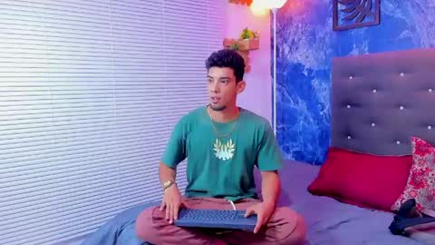 Snapshot of prince_arthur77 chatting on 05.14.26 prince_arthur77 online show from 05.14.26