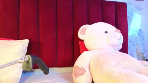 Snapshot of prince_poppy_ chatting on 11.05.25 PRINCEPOPPY online show from 11.05.25