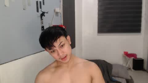 Snapshot of princeadrianx chatting on 11.07.25 Prince Adrian online show from 11.07.25