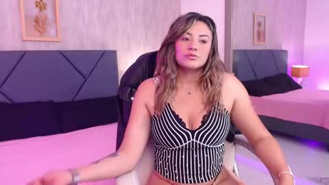 Snapshot of princesrose chatting on 02.06.26 ROSE - Please follow me and rate me thumbs up online show from 02.06.26