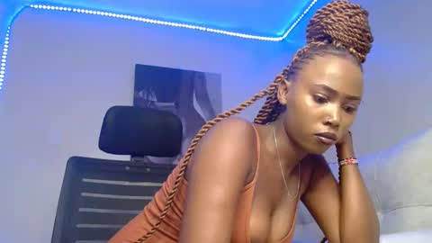 Snapshot of princess_princessa chatting on 02.15.25 princess_princessa online show from 02.15.25