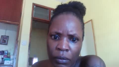 Snapshot of princessmiles2 chatting on 03.05.25 phelly online show from 03.05.25