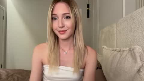 Snapshot of princessmood chatting on 07.18.26 Kate online show from 07.18.26